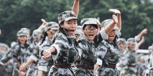 大学军训跳舞视频26秒黑料吃瓜,26秒视频揭开校园风云之谜